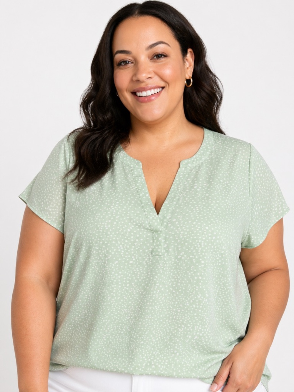 Torrid Women’s Plus-Size 2X Mint Green and White Polka Dot V-Neck Flowy Blouse